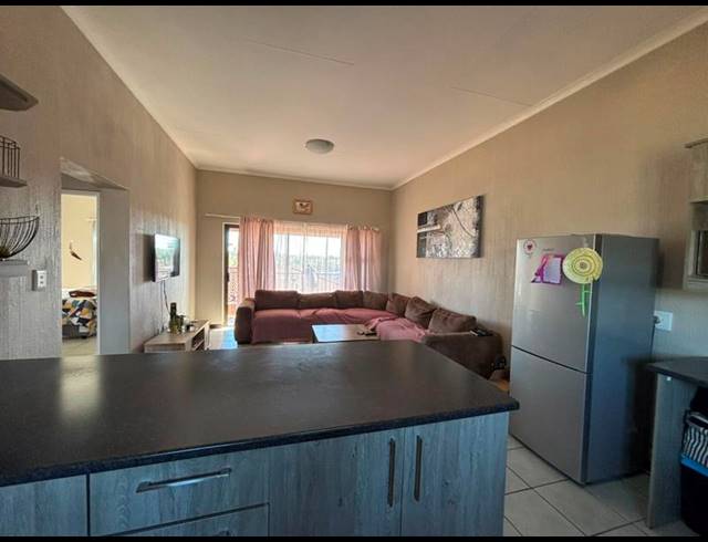 2 BEDROOM APARTMENT FOR SALE IN WILGEHEUWEL